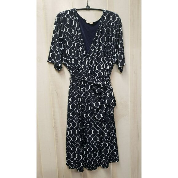 Gilli 2X Faux Wrap Dress, Navy & White Geometric Print, Short Sleeve, Stretchy - Picture 1 of 6